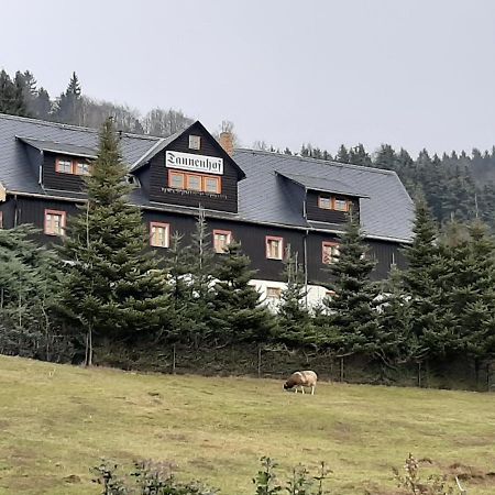 Pension Gaststaette Tannenhof Saupsdorf Buitenkant foto